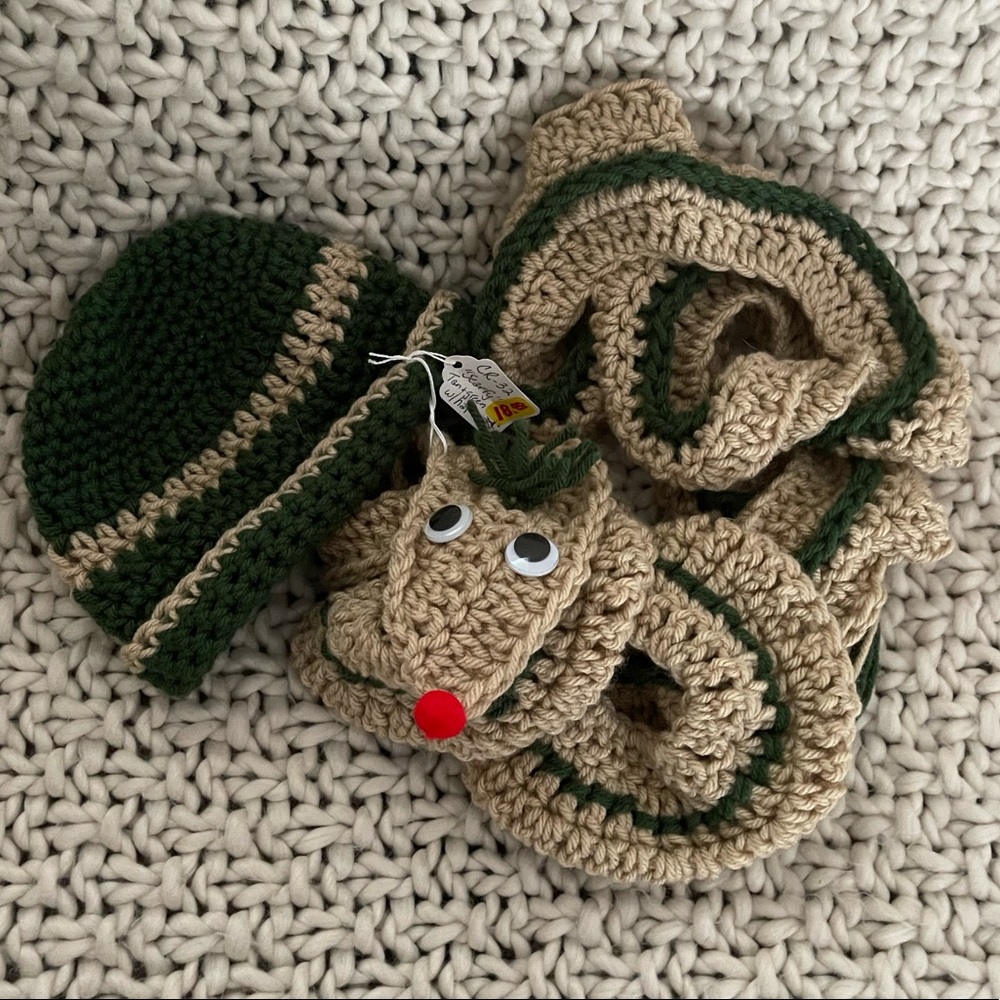 “Scarfy” crocheted hat and scarf